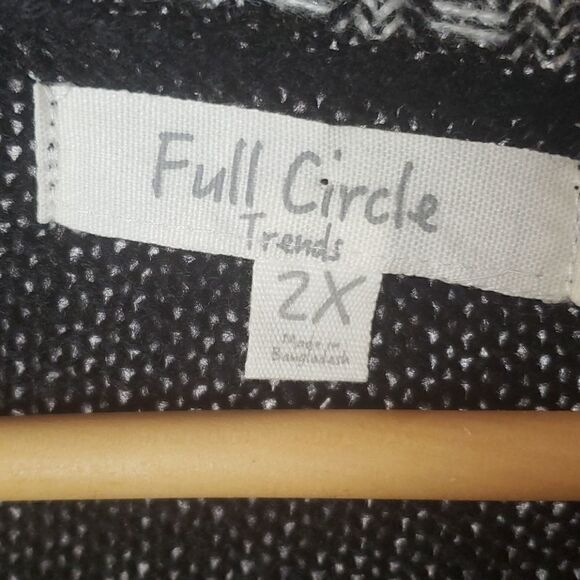 NWT Full Circle Black and Pink Jacket - Picture 2 of 6